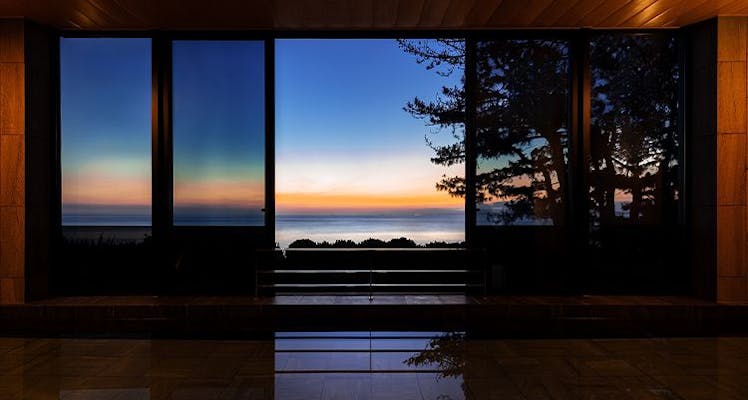 淡路島のサントリーニで女子旅♡ プールとジャグジーは映えすぎてるし ゲームがたくさんあるから一日中遊べてしまうヴィラ♡ 大人数で行きたいホテル *´∇｀*