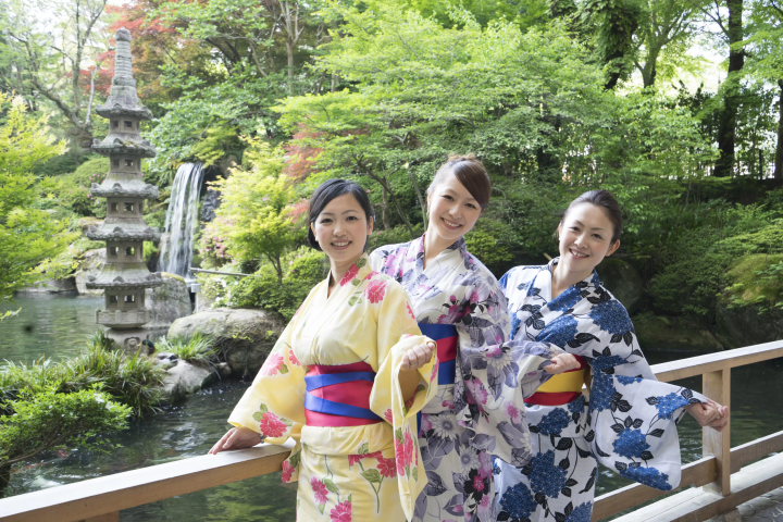 着付け教室、青華が解説。綺麗に見せる温泉浴衣、帯の結び方 – 青華きもの学院