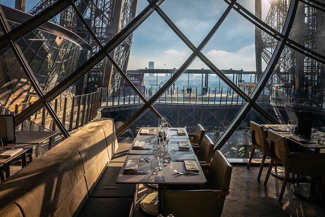 エッフェル塔近くのトップ10レストラン - Hellotickets