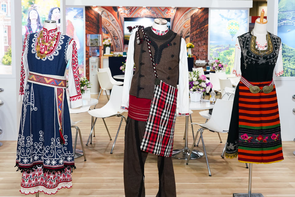 ブルガリアでローズの日にバラ祭りへ！こずーん🇬🇧ロンドンぼっち暮らし