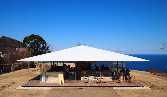河口恭吾熱海へ行って来ました。 隈研吾さんデザインのカフェへ 植物園の中にあるのですが、座れて美味しいコーヒー飲めて良かったです。ホテルのレストランも時間早かったから予約なして食事出来て、久しぶりに美味しいマルゲリータ食べれました。
