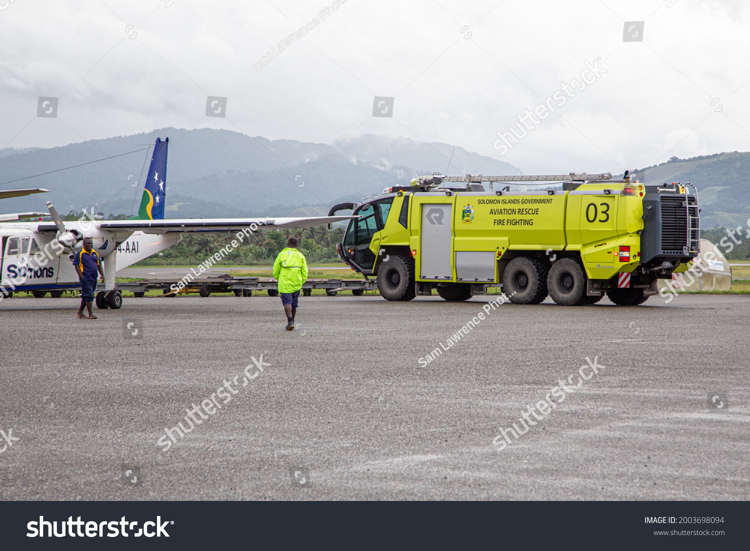 HIR • ホニアラ 国際空港到着