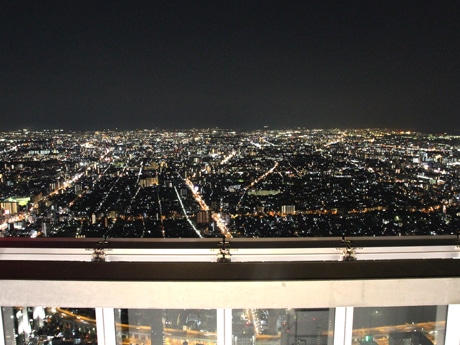 あべのハルカス展望台で夜景と融合した幻想的なプロジェクションマッピング - あべの経済新聞