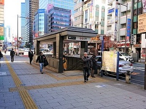 インターネットの地図で駅からの道順を調べるには？ - FMVサポート : 富士通