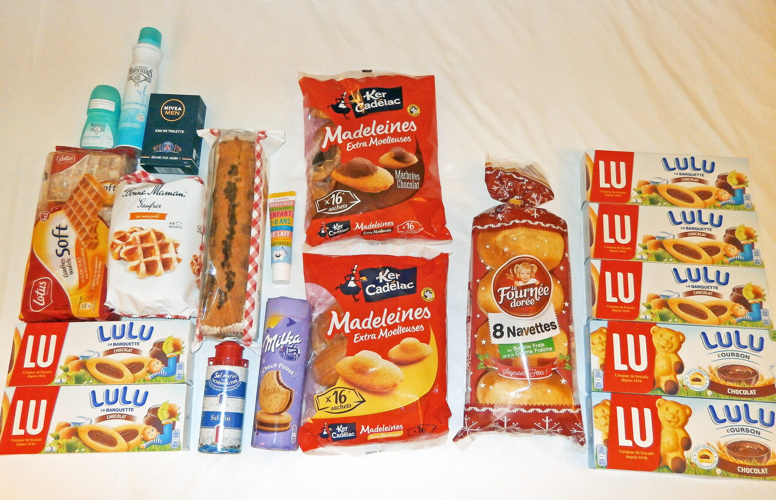 パリのスーパーでおもてなし級ビスケット発見！フランスの国民的人気お菓子はモノプリやカルフールでお菓子箱ラバー堤信子の 愛おしいおやつ、時々、珈琲mi-mollet ミモレ明日の私へ、小さな一歩！