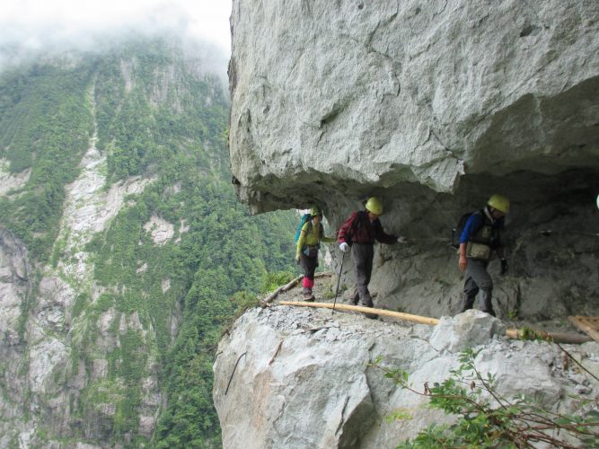 くろよんへの道 １９ : 亜洲鉄道日記