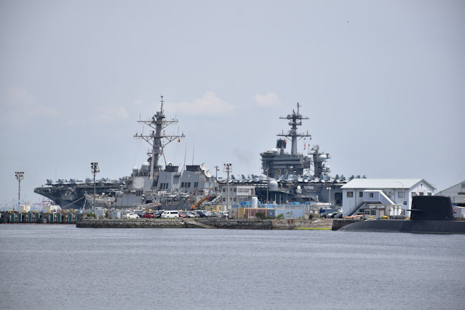 米国海軍空母『エイブラハム・リンカーン』が、横須賀に寄港しました