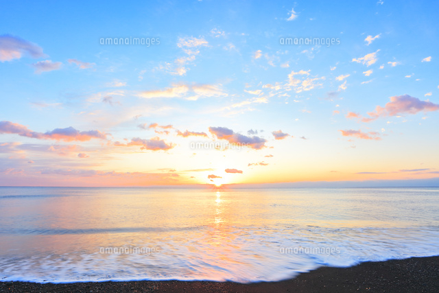 朝日にきらめく、希望の海の写真219094202 毎月1点無料 フリー のストックフォト