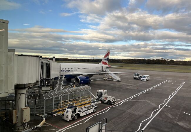 エディンバラ空港トランスファー - Hellotickets