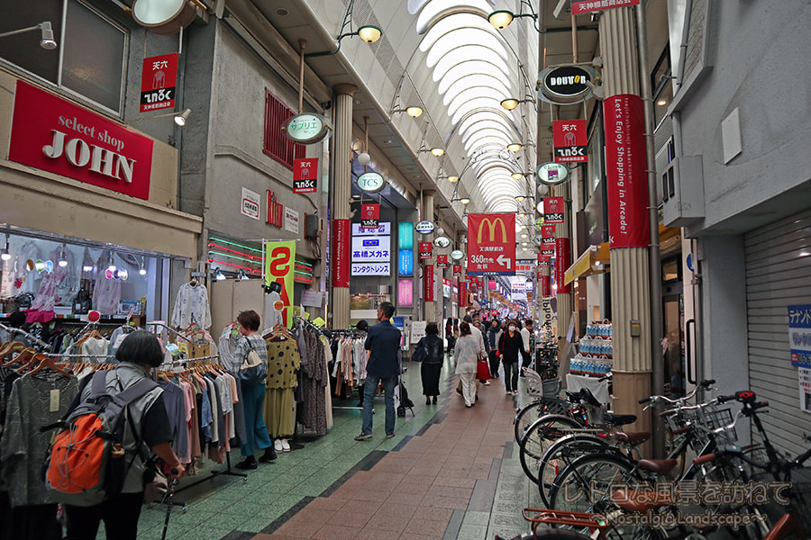 屋根どこいったん？大阪市北区「中津商店街」阪急神戸線・宝塚線 中津駅から北に徒歩約3分の場所に「中津商店街」がある。 もともとはしっかTikTok