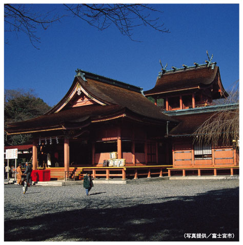 富士山のふもと「富士山本宮浅間大社」で満開の桜を見てきた 神社と桜と富士山