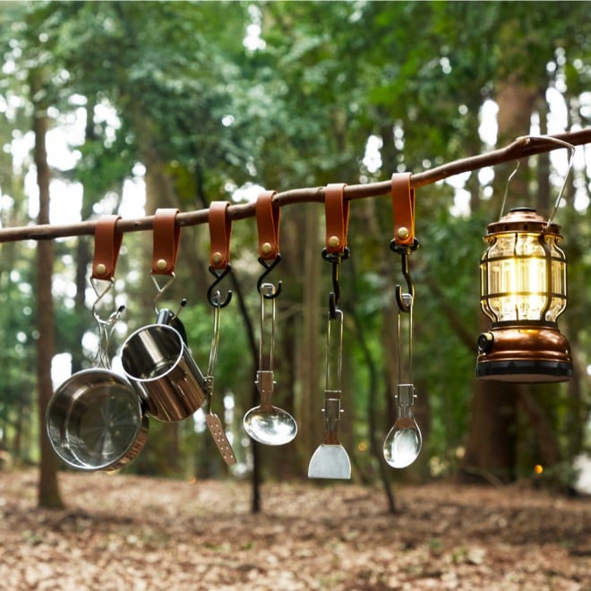 ダイソー 洗濯や収納の救世主 ！アイデア満載の「天才ハンガー」3選。これが100均で買えるのすごすぎだよ