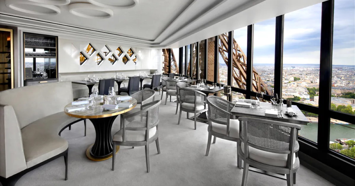 エッフェル塔第1展望台にあるレストラン みゅうパリブログオプショナルツアー・現地ツアーの みゅう