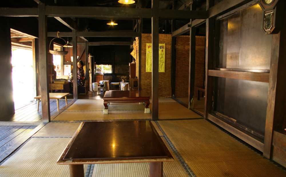 沖縄・お住まい拝見 沖縄伝統家屋を新築でクロトン設計タイムス住宅新聞社ウェブマガジン