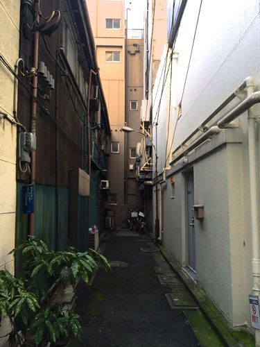 狭い道路」の写真素材1,543件の無料イラスト画像Adobe Stock