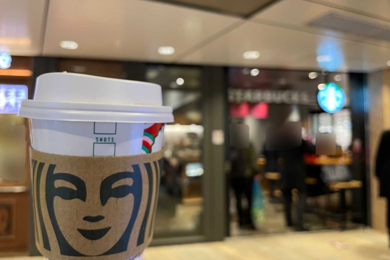 東京駅周辺のスタバまとめ！お店の写真や電源の有無を徹底チェック！すたまるスタマル