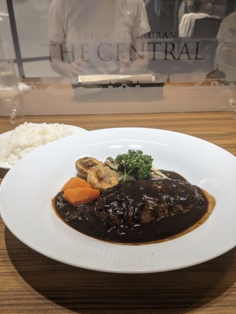 東京駅丸の内駅舎 三階建て弁当お弁当販売店とんかつ まい泉MAISEN