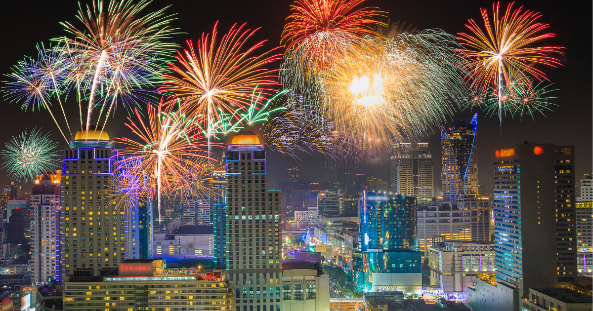 2019年バンコク旅行 夜のカオサン通りがなぜ旅人に人気か調べて来ました！レストラン、バー、ダンスクラブからタイマッサージまで眠らない通りを散策！タイ・バンコク旅行情報とレストラン・スパ・お土産・雑貨・生活情報など旅ライターがご紹介します