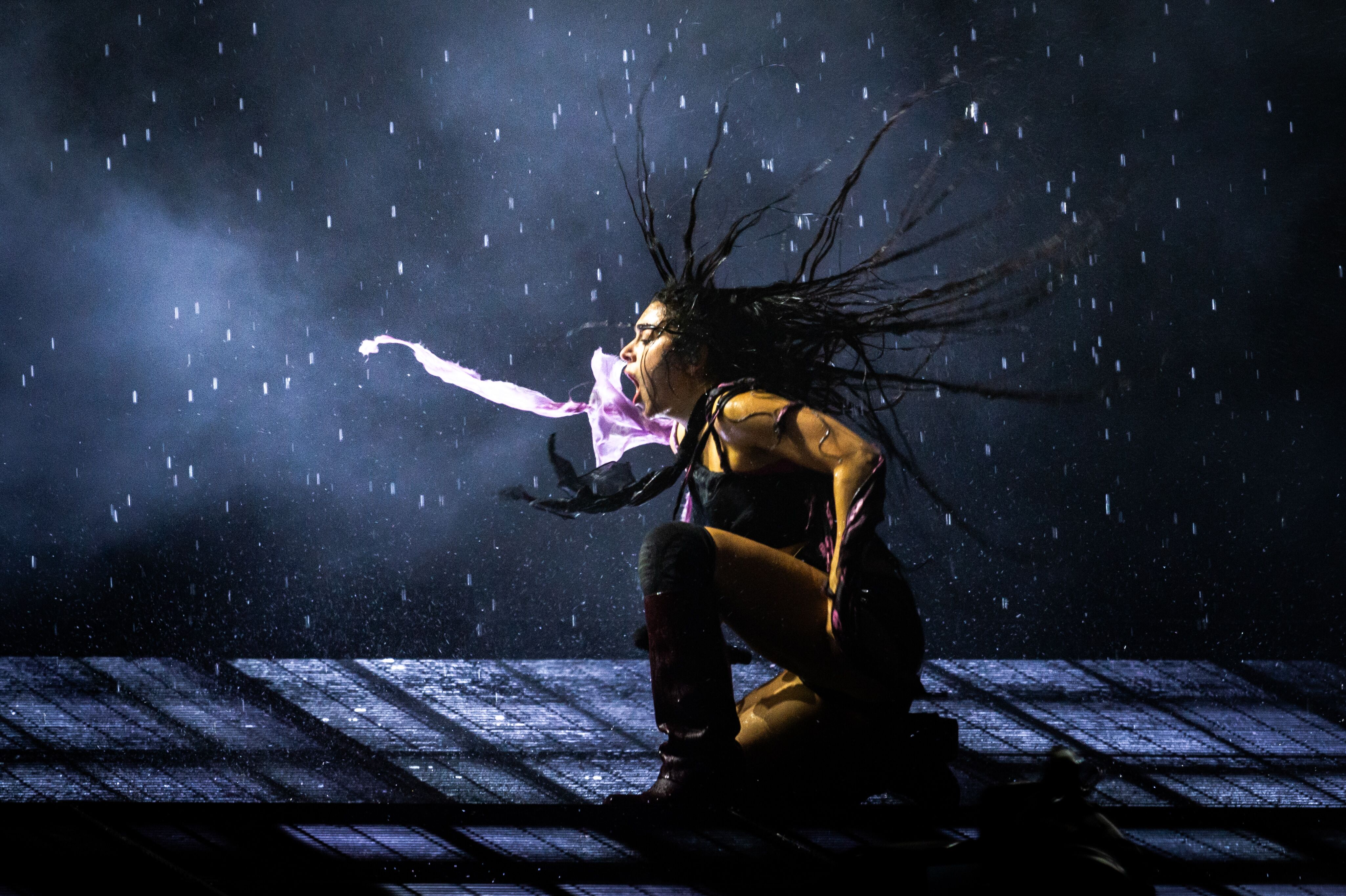 パルプ、 グラストンベリー・フェスティバル2025 ヘッドライナー出演時のライヴ映像を公開 CDJournal-