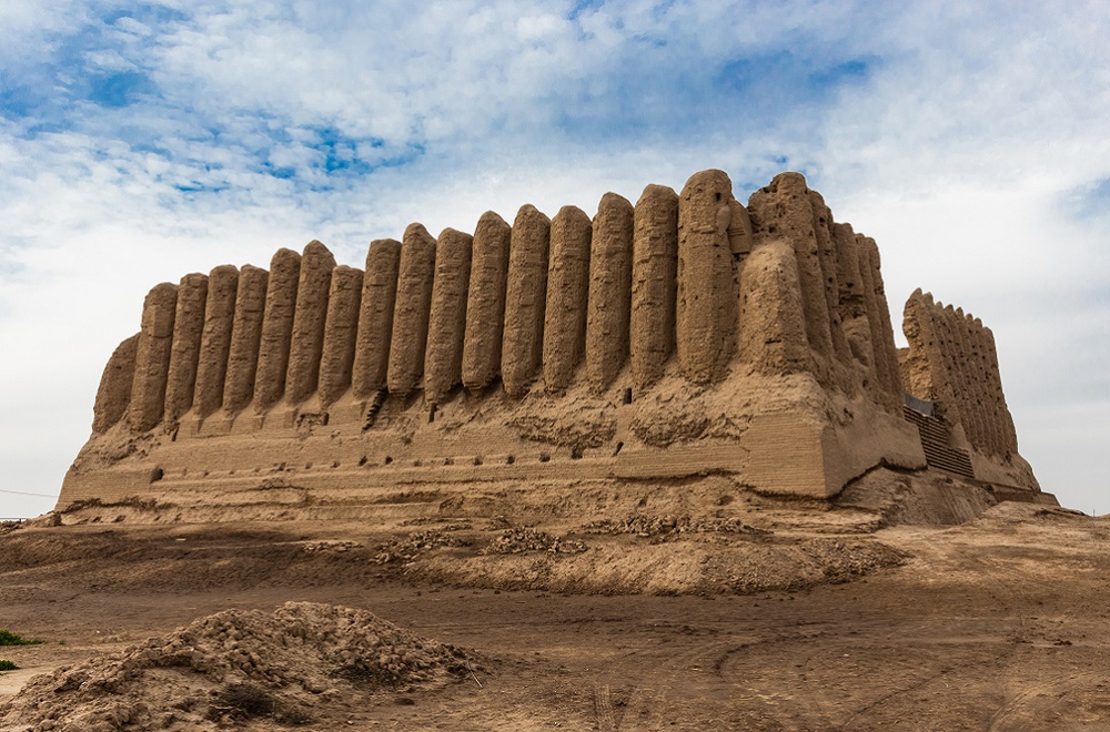 トルクメニスタンの絶景・ダルヴァザ「地獄の門」へ。治安やビザ、見どころなどの観光情報を徹底ガイド - OnTrip JAL