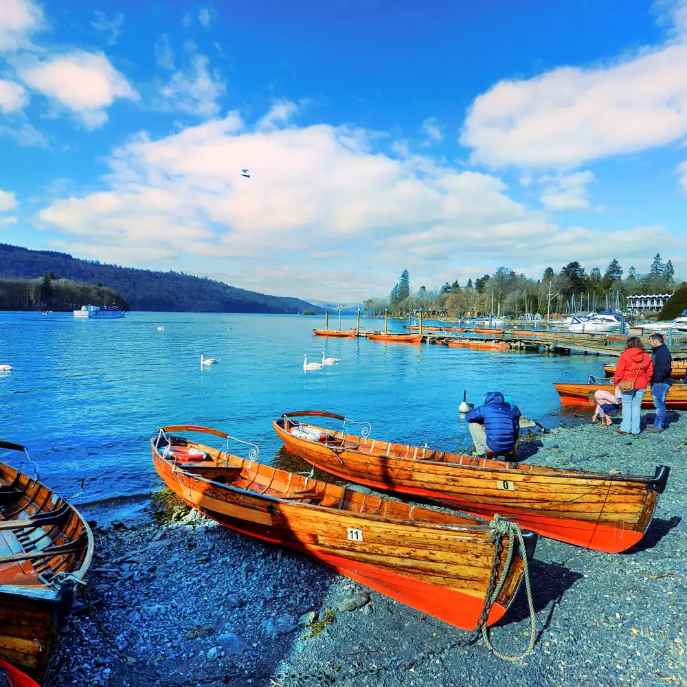 ロンドン観光ブログ : 自然豊かな初夏の湖水地方の旅② -ウィンダミア湖クルーズ編