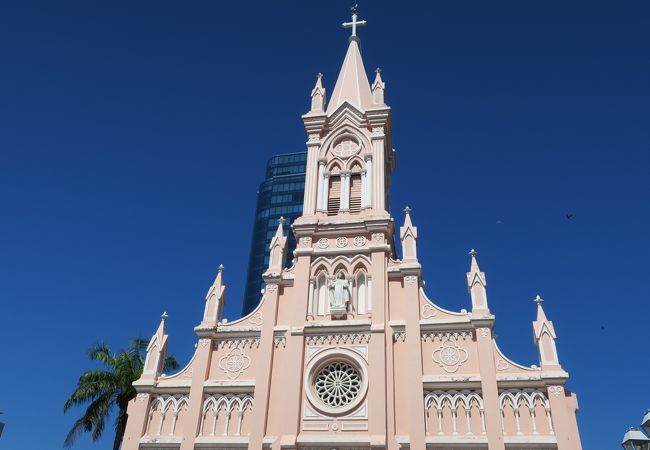 ダナン大聖堂の独特な建築を発見しよう