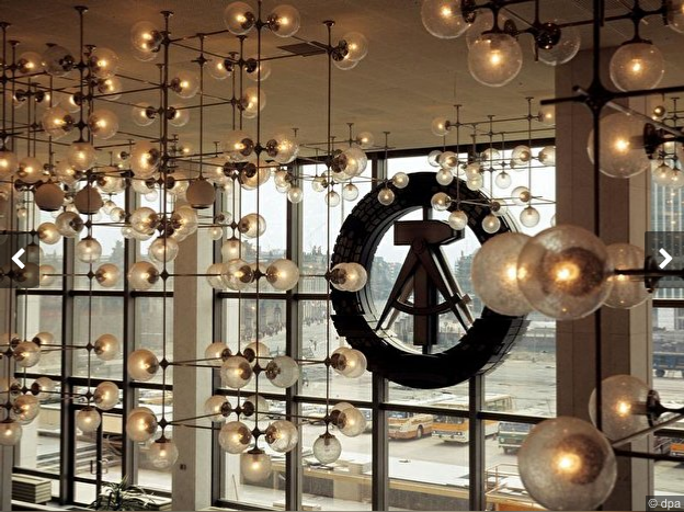 最期の時を迎える共和国宮殿ベルリン中央駅