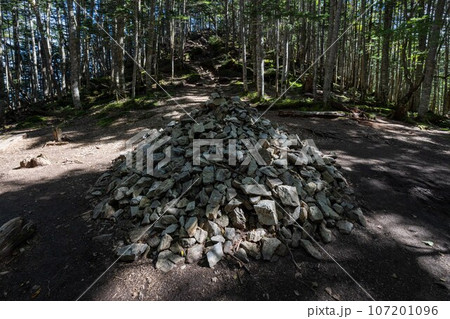 八方尾根丸山ケルンの先の登山道状況: 白馬ハイランドホテル スタッフブログ