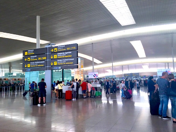 バルセロナ 空港バスが一番安全！エル・プラット空港から市内のアクセス方法akkop.net海外暮らし 旅留学 ・乗り物