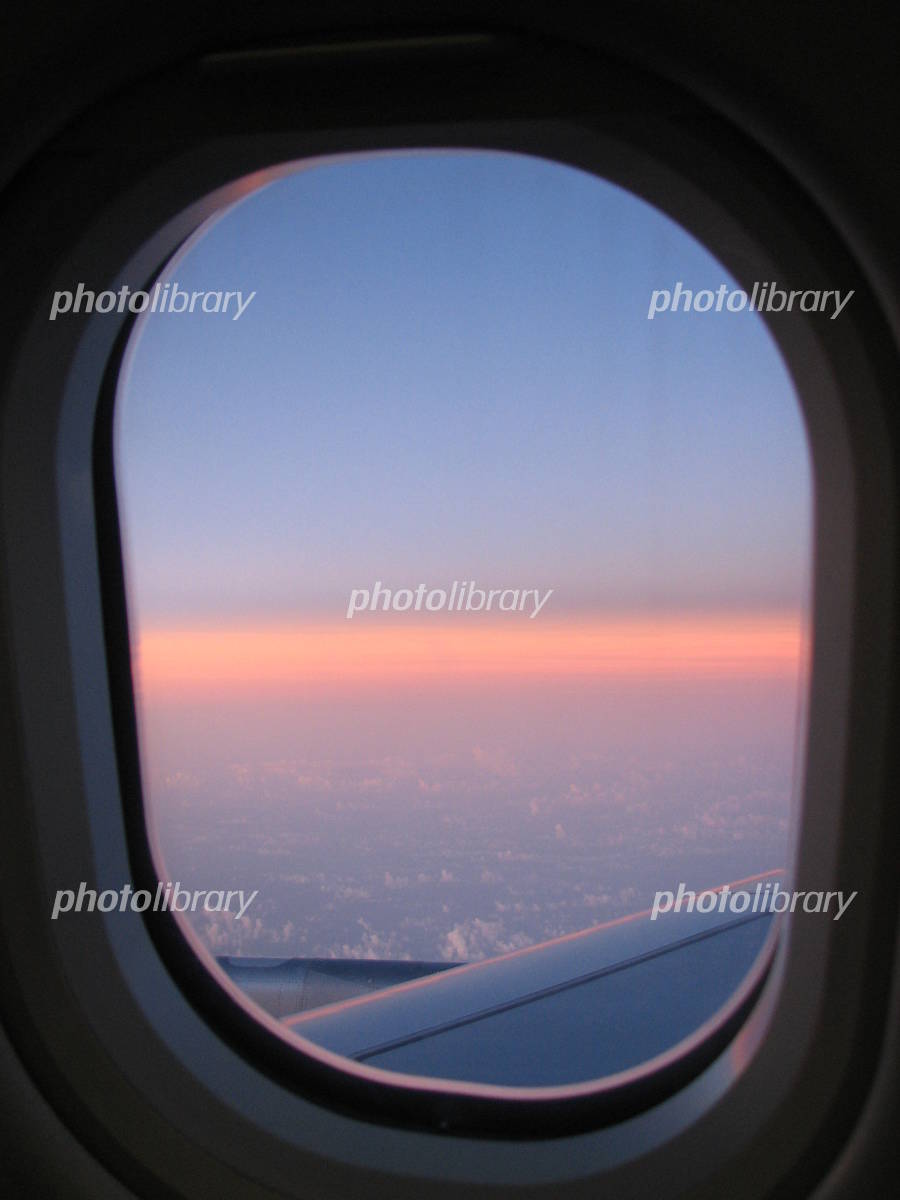 飛行機の窓から見た景色の写真素材写真素材なら「写真AC」無料 フリー ダウンロードOK