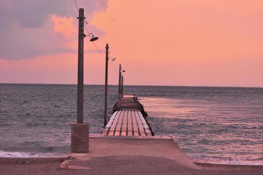 カメラマン 千葉県にあるノスタルジックな桟橋「岡本桟橋」に行ってきた旅おたく.com