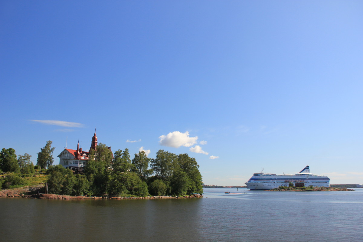 フェリーよりスオメンリンナ島遠望 25315015174 の写真・イラスト素材アマナイメージズ