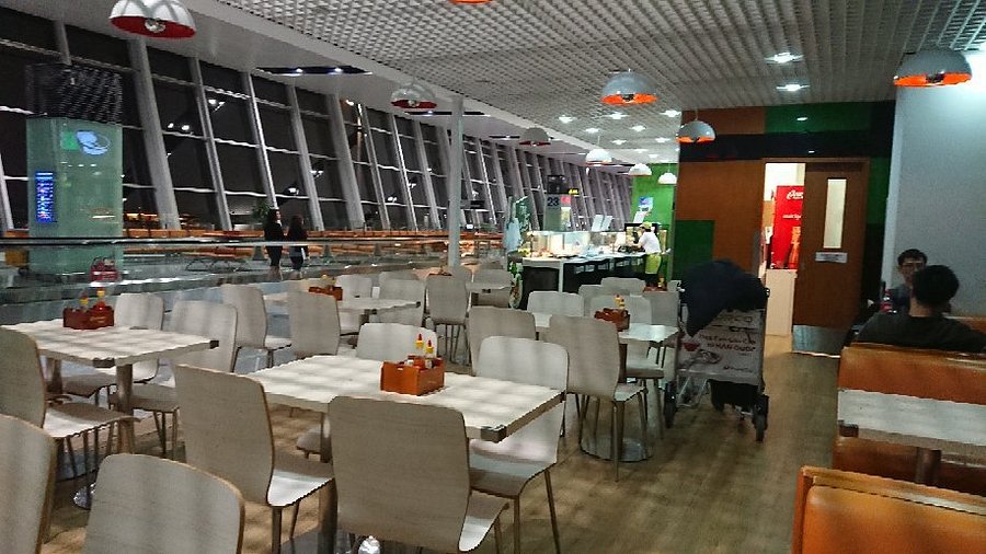 2017年版 ハノイ・ノイバイ空港 国際線出国審査後の免税店 飲食店を徹底解説！ :