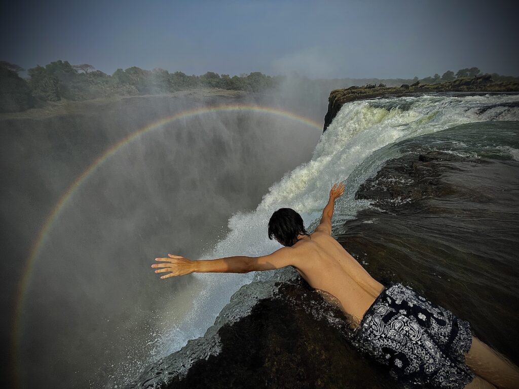 ザンビアを旅する⑥ 世界遺産「ビクトリアフォールズ」〜入場無料！絶景の滝をタダで見る方法〜コジマ先生アフリカへ行く