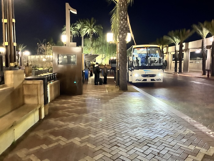 ロサンゼルスのLAX空港トランスファー - Hellotickets