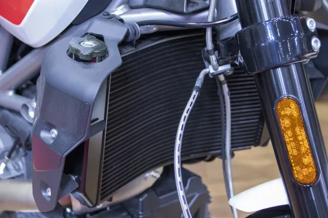 サビだらけかも！？海沿いのバイクは塩害に注意 モトメガネバイク買取