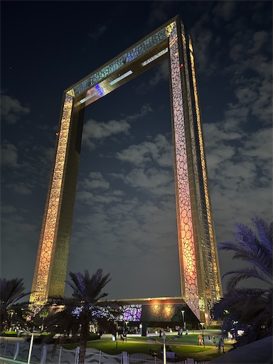 ドバイ観光 過去と未来をつなぐ！ドバイ・フレーム Dubai