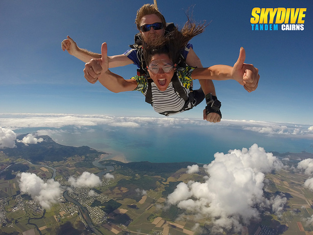 スカイダイビング 01281010530 の写真・イラスト素材アマナイメージズ