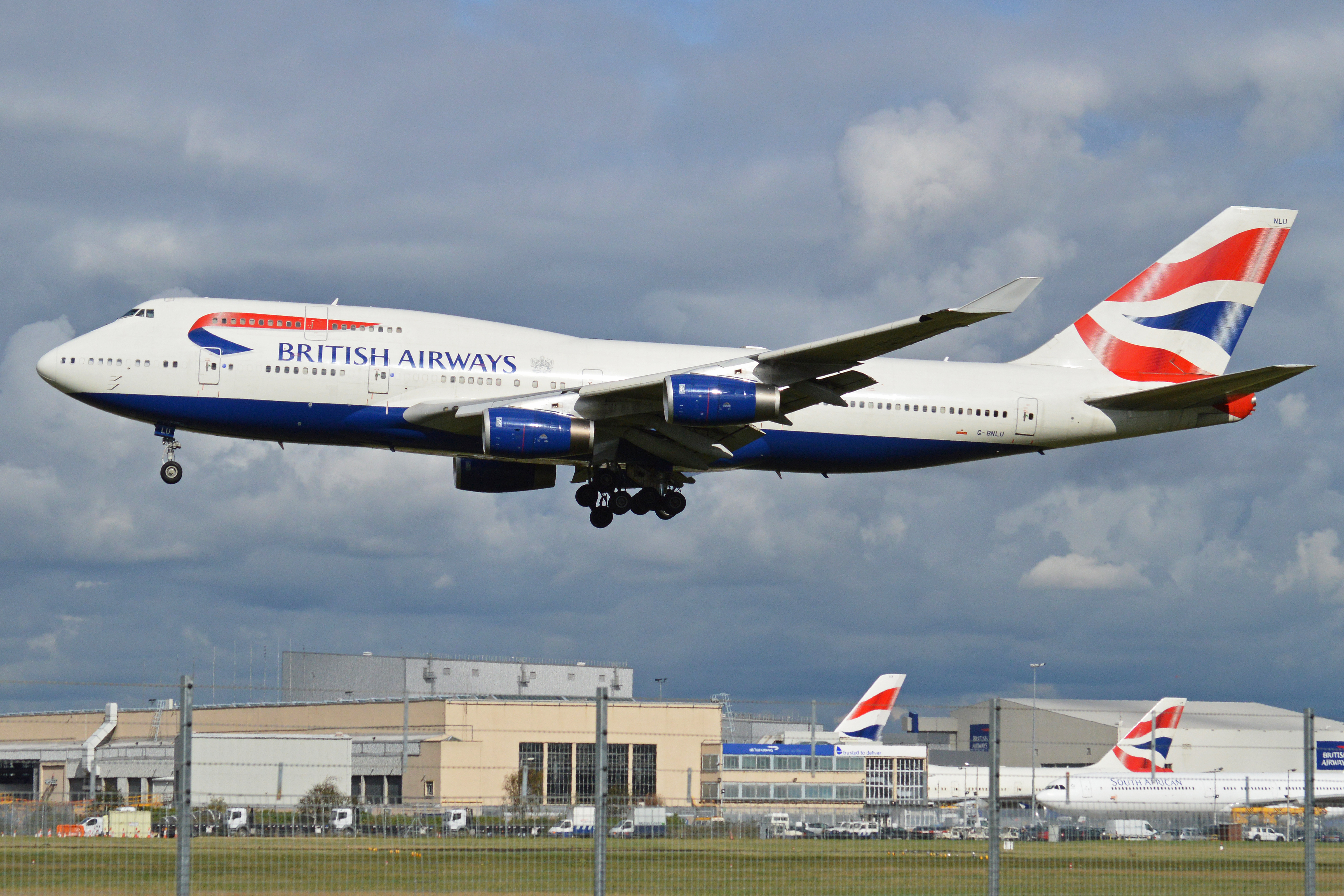 ボーイング747「ジャンボジェット」初飛行から50年 その半世紀の歩みを振り返る乗りものニュース