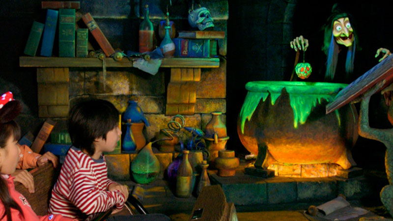 TDL フェアリーテイルホールの写真スポット紹介!ガラスの靴を履いてインスタ映え!!No Disney, No Life