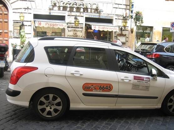 マドリード・バラハス空港 MAD から市内へのアクセス 地下鉄・バス・タクシー・電車『Travel