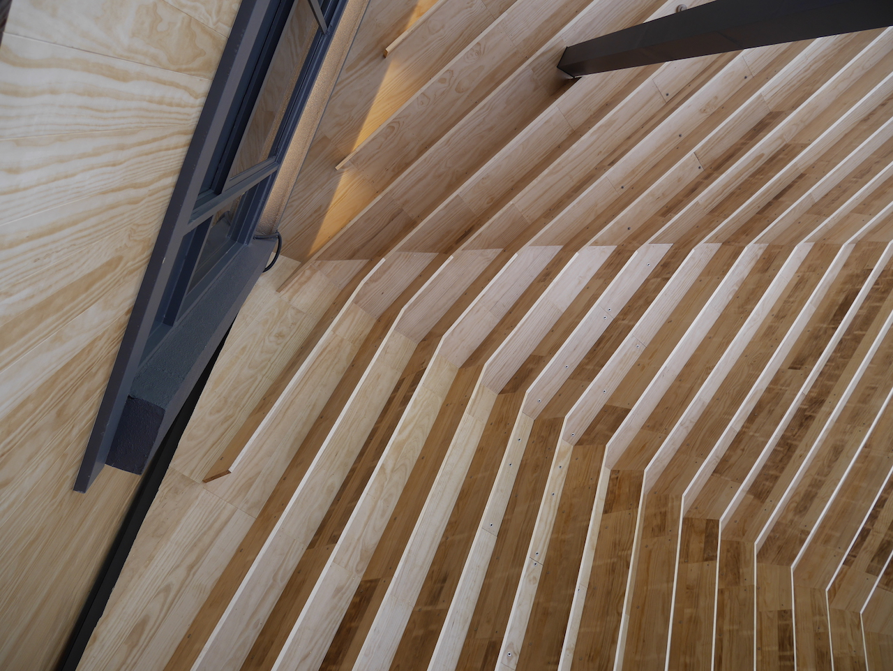 File:高尾山口駅駅舎20221009-P1004431.jpg - Wikimedia Commons