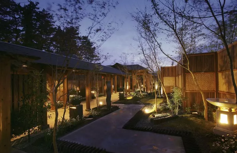 昼のプールエリア - 鴨川市、鴨川館別邸