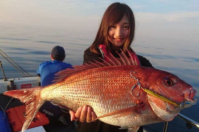 前編 徳島の釣りガールさやへ―。さん登場！船長もビックリのスピード感 ！冬の寒さで震える指先に負けず戦う二人 果たして勝利の女神はどちらに微笑むのか