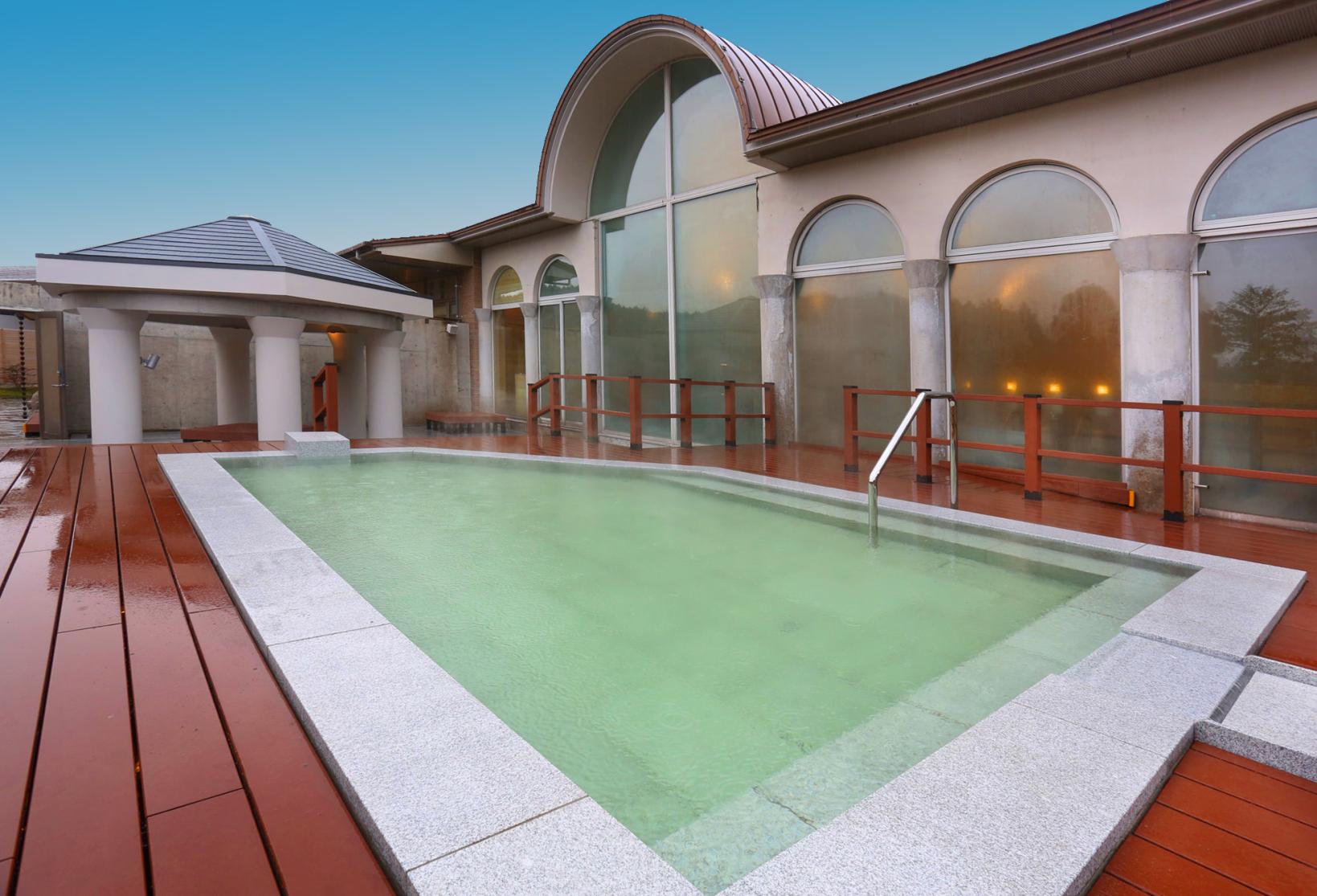 オオキタ建設株式会社 八女市内中学校プール