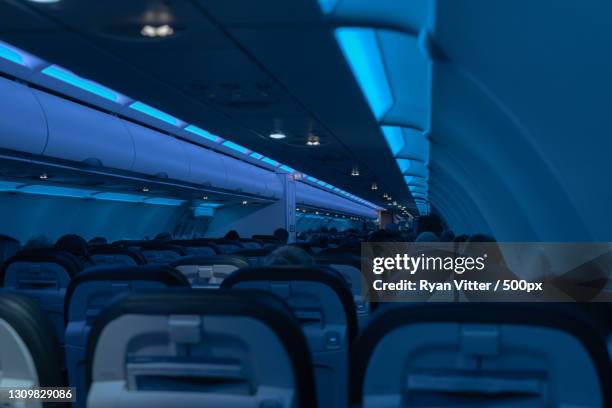 飛行機で病気に感染したくなければ、「通路側の席」は避けるべし その理由を専門家が生物学的に解明WIRED.jp