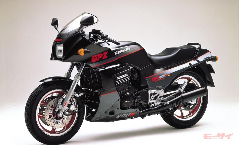 映画『トップガン マーヴェリック』のバイクの車種は何？ トム・クルーズが駆った劇中登場車両2台を解説1 2-