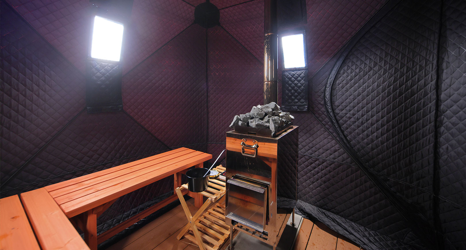 びっくりドンキー、ガリバーサイズの「ハンバーグ・サラダ・ポテト・パフェ・イチゴミルク」を10月8日から期間限定販売