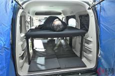 なんと「ハンモック」付き！ 板張り床で快適に車中泊できる「おしゃれ軽バン」soto lover