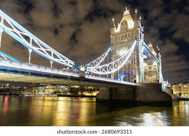 18,400点を超えるニューヨーク 夜景の映像素材とロイヤリティフリー映像 - iStock東京,